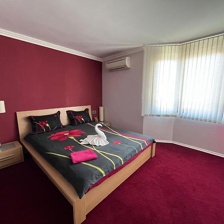 סוזופול Kavaler Hotel מראה חיצוני תמונה