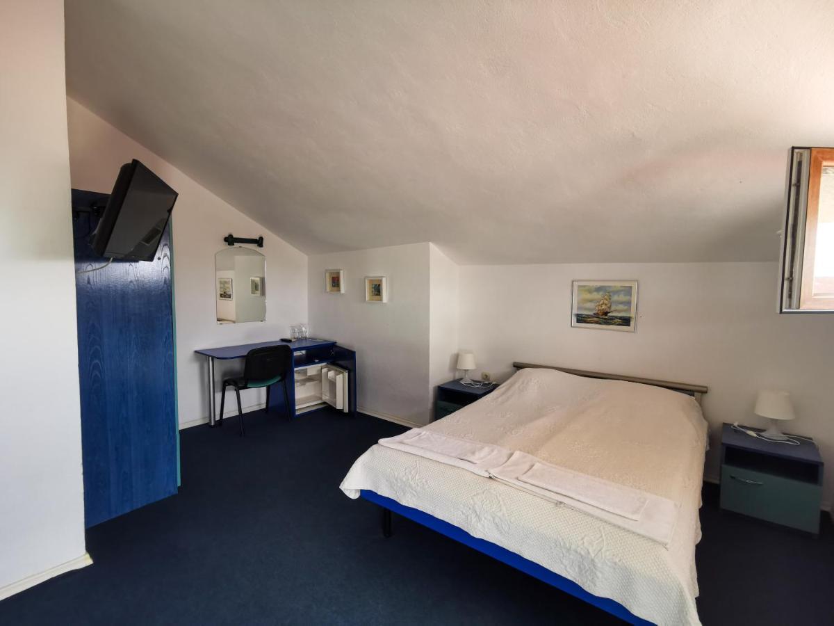 סוזופול Kavaler Hotel מראה חיצוני תמונה