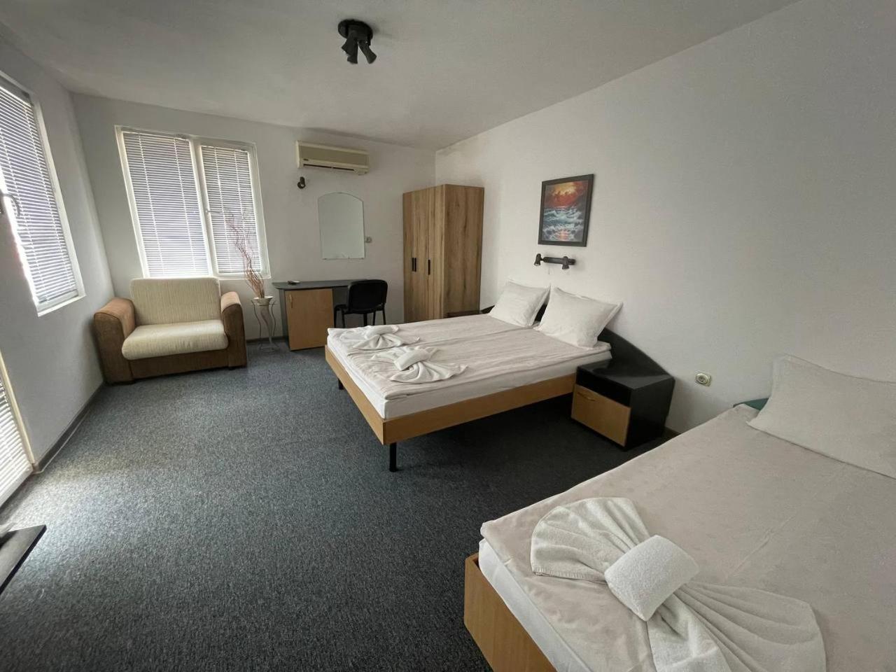 סוזופול Kavaler Hotel מראה חיצוני תמונה